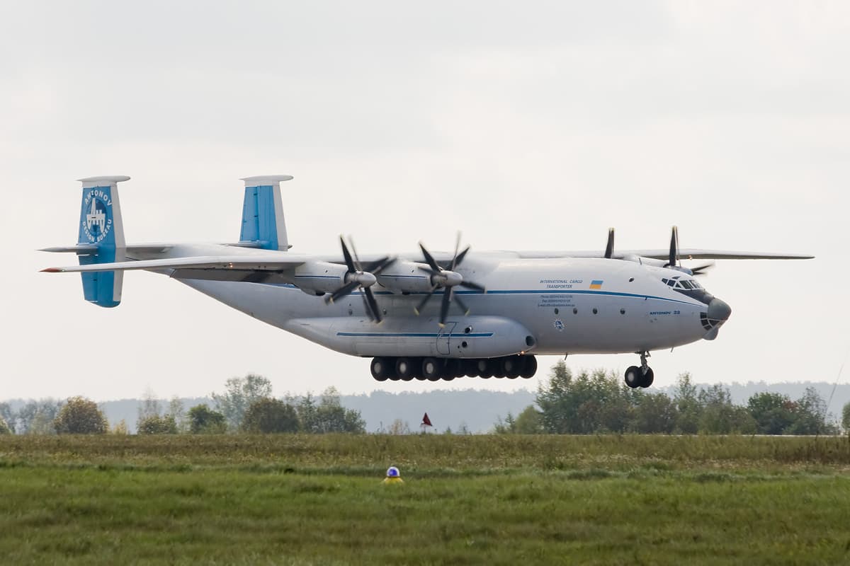 Antonov An-22 — imagen 1