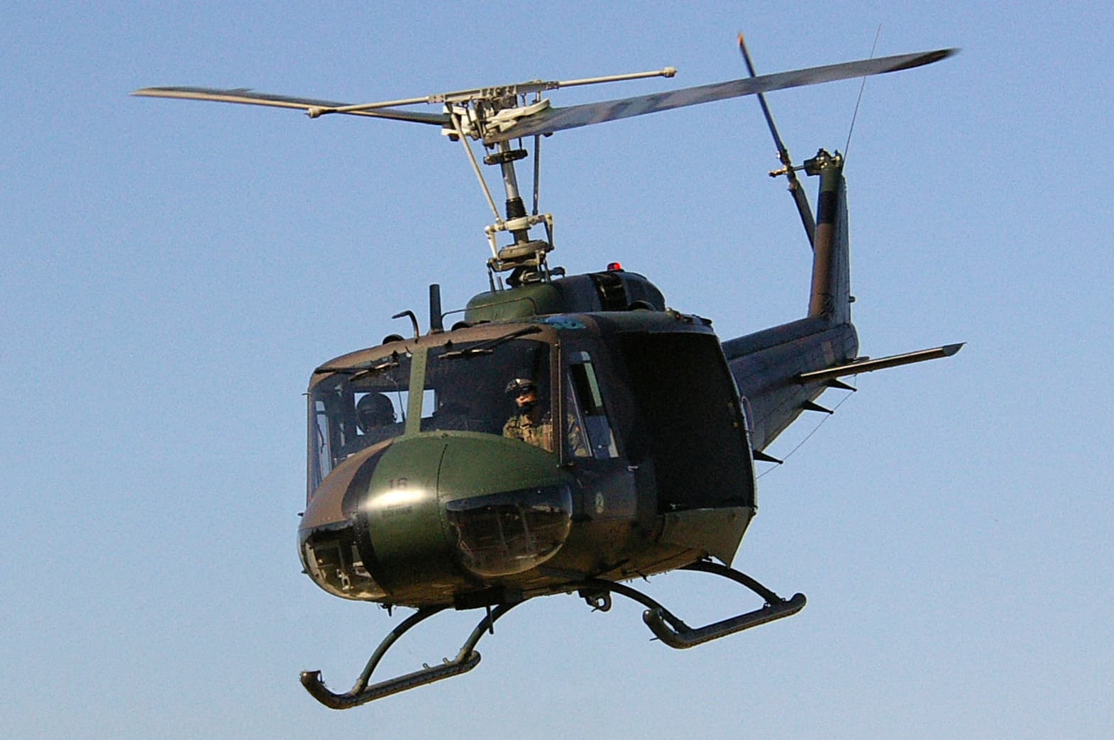 Bell UH-1 Iroquois (Huey) — imagen 1